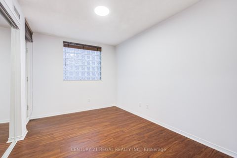 Photo 9 at 1803 - 750 Bay Street, Bay Street Corridor, Toronto