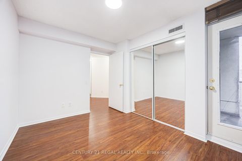 Photo 10 at 1803 - 750 Bay Street, Bay Street Corridor, Toronto