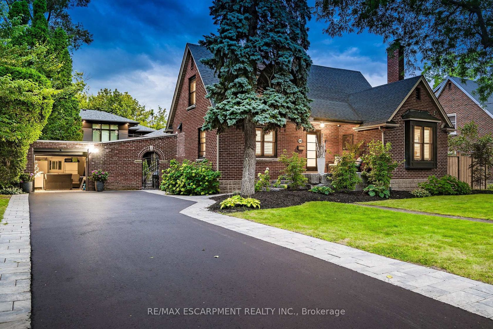 1390 Halifax Place, Brant, Burlington 