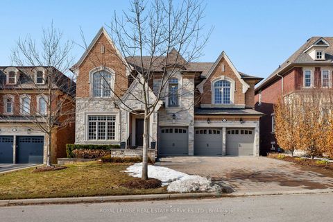 Photo 1 at 68 Annsleywood Court, Kleinburg, Vaughan