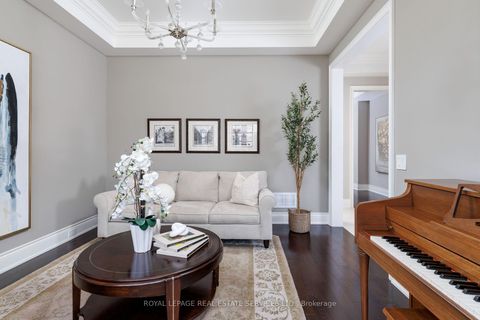 Photo 5 at 68 Annsleywood Court, Kleinburg, Vaughan