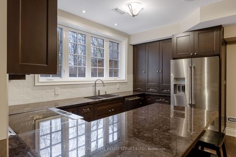 Photo 37 at 68 Annsleywood Court, Kleinburg, Vaughan