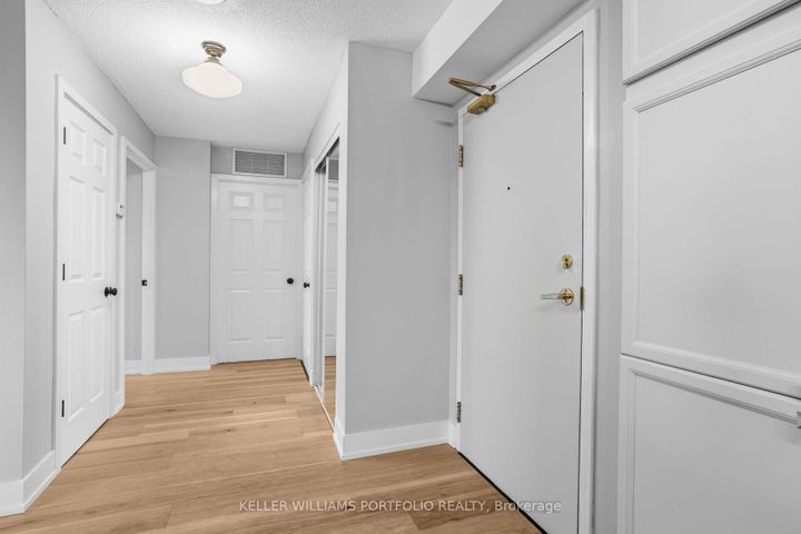 Photo 6 at 802 - 190 Manitoba Street, Mimico, Toronto