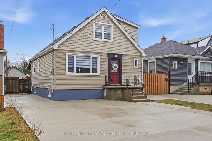 Photo 2 at 2062 Barton Street E, McQuesten, Hamilton