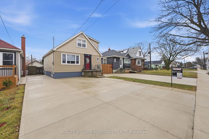 Photo 4 at 2062 Barton Street E, McQuesten, Hamilton