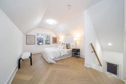 Photo 25 at 177 Glendale Avenue, Swansea, Toronto