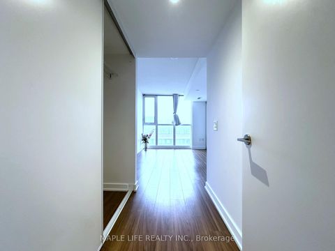 Photo 7 at 1111 - 85 Queens Wharf Road, Waterfront Communities C1, Toronto