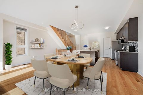 Photo 13 at 5 Gridiron Gate, Vellore Village, Vaughan