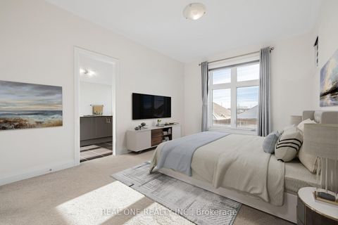 Photo 14 at 5 Gridiron Gate, Vellore Village, Vaughan