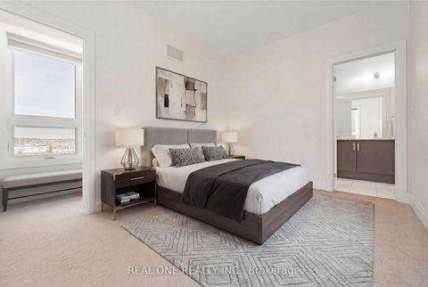 Photo 21 at 5 Gridiron Gate, Vellore Village, Vaughan