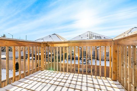 Photo 22 at 5 Gridiron Gate, Vellore Village, Vaughan