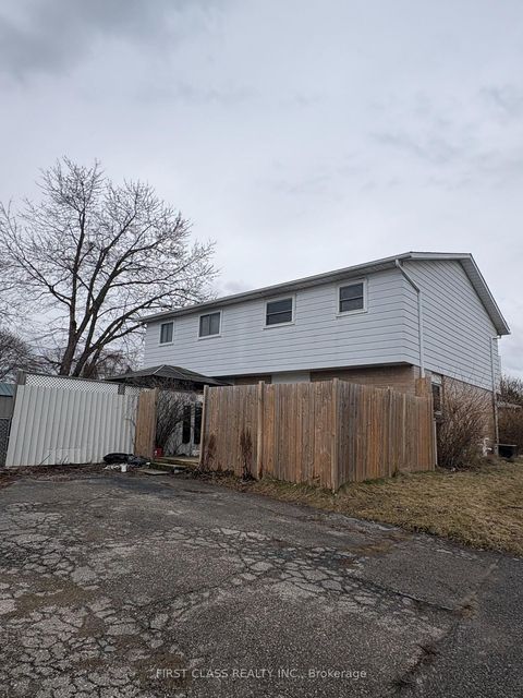 Photo 3 at 701 Leeder Court, Leslie Valley, Newmarket