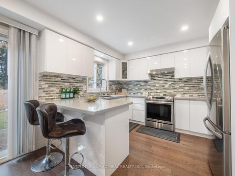 Photo 14 at 110 Conley Street, Lakeview Estates, Vaughan