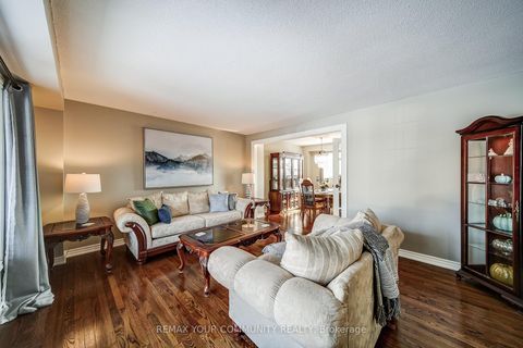 Photo 8 at 911 Ferndale Crescent, College Manor, Newmarket