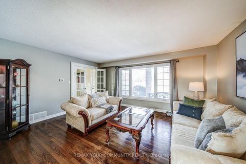 Photo 9 at 911 Ferndale Crescent, College Manor, Newmarket