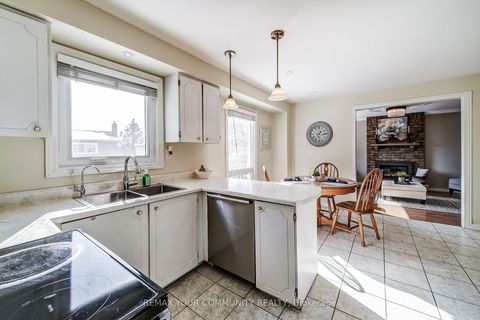 Photo 12 at 911 Ferndale Crescent, College Manor, Newmarket