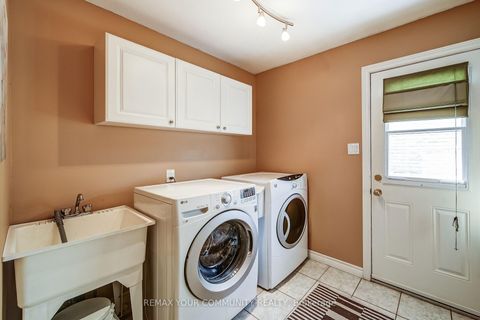 Photo 18 at 911 Ferndale Crescent, College Manor, Newmarket