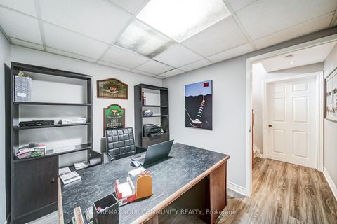 Photo 27 at 911 Ferndale Crescent, College Manor, Newmarket