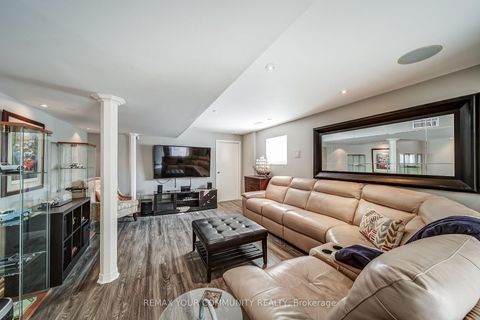 Photo 28 at 911 Ferndale Crescent, College Manor, Newmarket