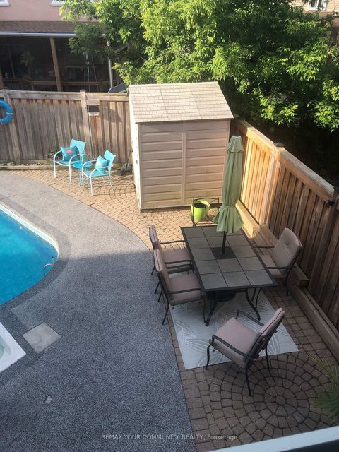 Photo 40 at 911 Ferndale Crescent, College Manor, Newmarket