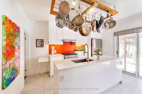 Photo 8 at 41 Windermere Avenue, Swansea, Toronto