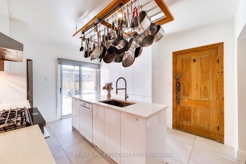 Photo 9 at 41 Windermere Avenue, Swansea, Toronto