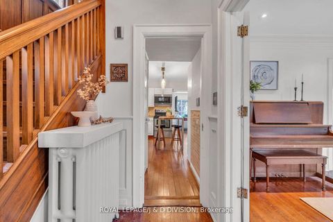 Photo 3 at 453 Oriole Parkway, Eglinton, Toronto