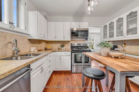 Photo 11 at 453 Oriole Parkway, Eglinton, Toronto