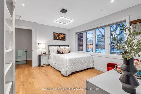 Photo 34 at 453 Oriole Parkway, Eglinton, Toronto