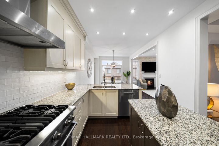 Photo 6 at 317 Oberfrick Avenue, Patterson, Vaughan