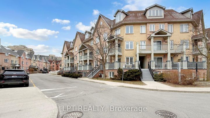 Photo 1 at 712 - 75 Weldrick Road E, Observatory, Richmond Hill