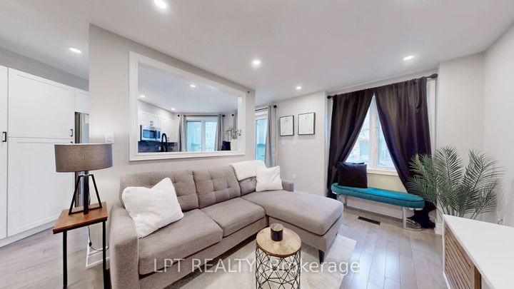 Photo 7 at 712 - 75 Weldrick Road E, Observatory, Richmond Hill