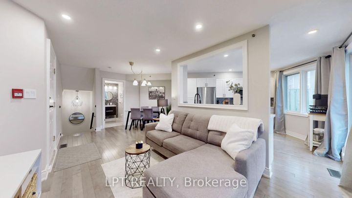 Photo 8 at 712 - 75 Weldrick Road E, Observatory, Richmond Hill