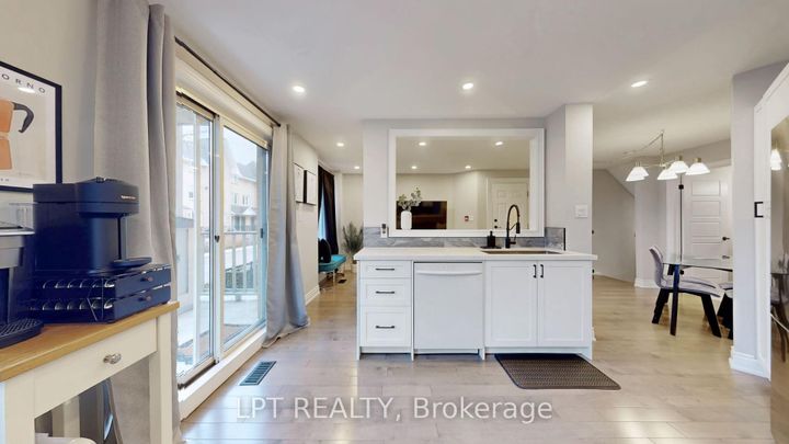 Photo 12 at 712 - 75 Weldrick Road E, Observatory, Richmond Hill