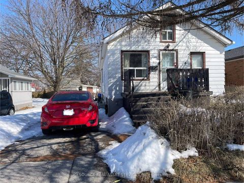 Photo 0 at 547 Montrave Avenue, Vanier, Oshawa