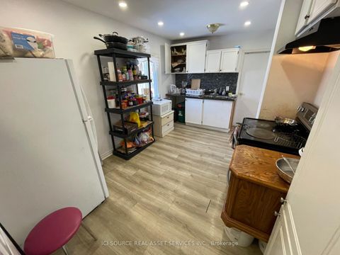 Photo 2 at 547 Montrave Avenue, Vanier, Oshawa