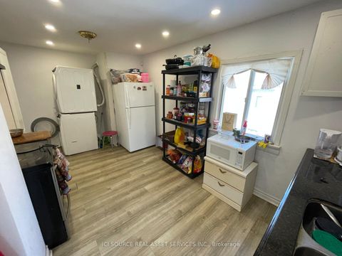 Photo 3 at 547 Montrave Avenue, Vanier, Oshawa