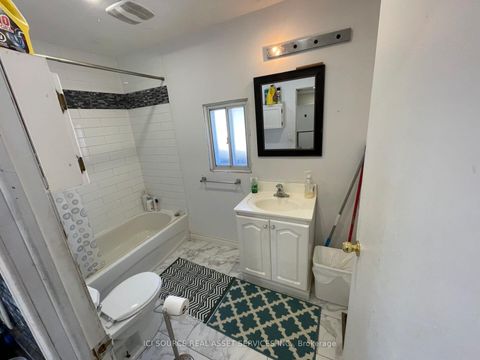 Photo 7 at 547 Montrave Avenue, Vanier, Oshawa