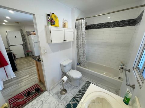 Photo 8 at 547 Montrave Avenue, Vanier, Oshawa