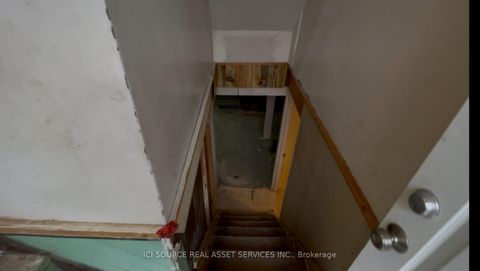 Photo 16 at 547 Montrave Avenue, Vanier, Oshawa