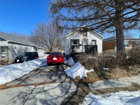 Photo 32 at 547 Montrave Avenue, Vanier, Oshawa