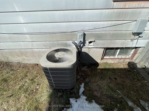 Photo 34 at 547 Montrave Avenue, Vanier, Oshawa