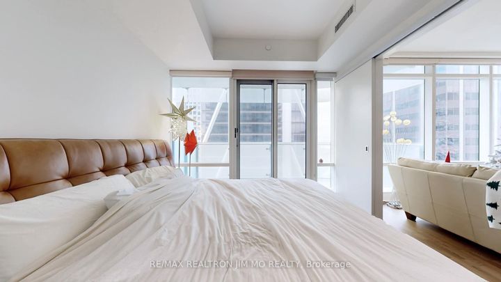 Photo 13 at 3409 - 1 Bloor Street E, Yonge Corridor, Toronto