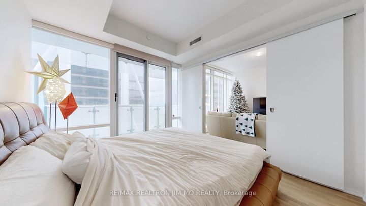 Photo 14 at 3409 - 1 Bloor Street E, Yonge Corridor, Toronto