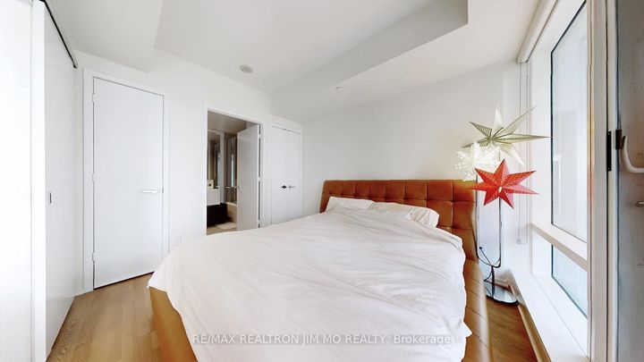 Photo 15 at 3409 - 1 Bloor Street E, Yonge Corridor, Toronto