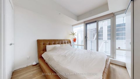 Photo 12 at 3409 - 1 Bloor Street E, Yonge Corridor, Toronto