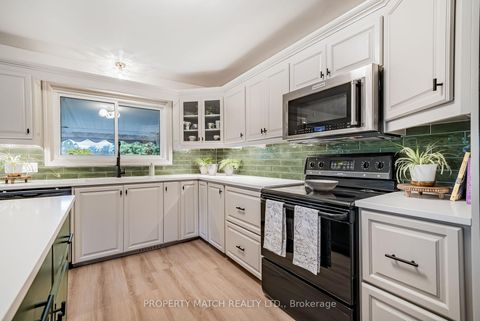 Photo 6 at 962 Mohawk Street, Centennial, Oshawa