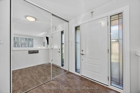 Photo 2 at 63 Nicklaus Drive, East Bayfield, Barrie