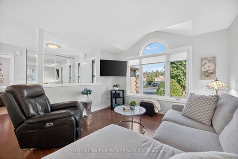 Photo 4 at 63 Nicklaus Drive, East Bayfield, Barrie