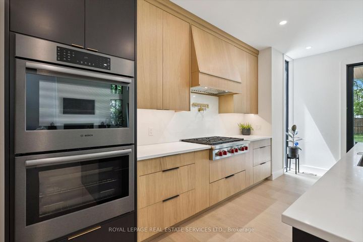 Photo 16 at 515 Pineland Avenue, WO West, Oakville